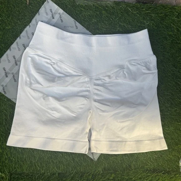 DFyne  shorts - Picture 2 of 5